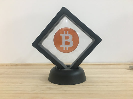 Expositor Bitcoin 3D com Moeda – Peça Decorativa para Setup Cripto