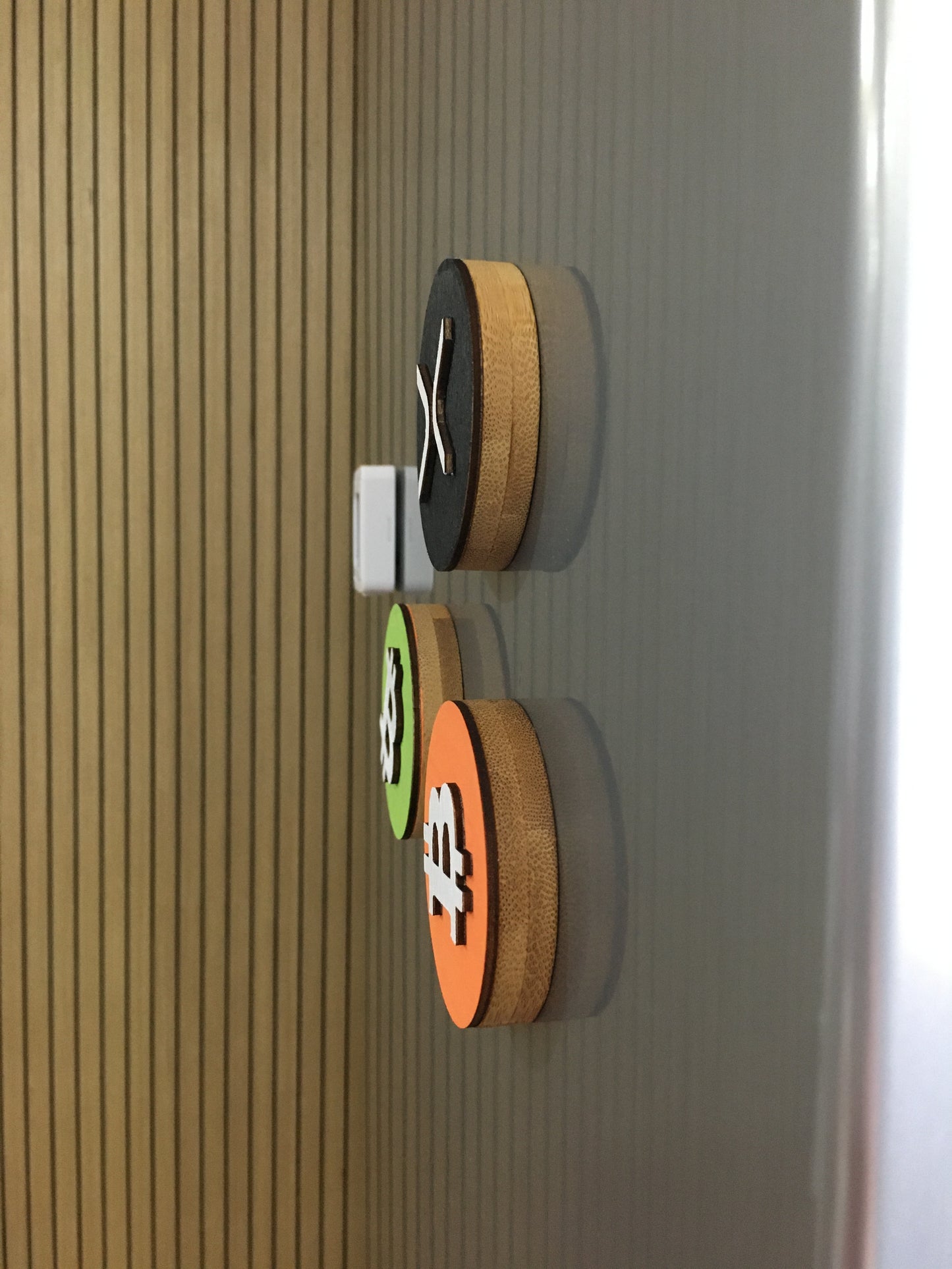 Abre Cápsulas Cripto em Bambu XRP – Arte Artesanal Magnética