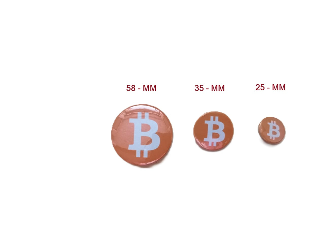 Pin criativo inspirado no token Bitcoin (BTC). Um acessório divertido para entusiastas das criptomoedas.