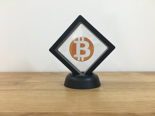 Expositor Bitcoin 3D com Moeda – Peça Decorativa para Setup Cripto