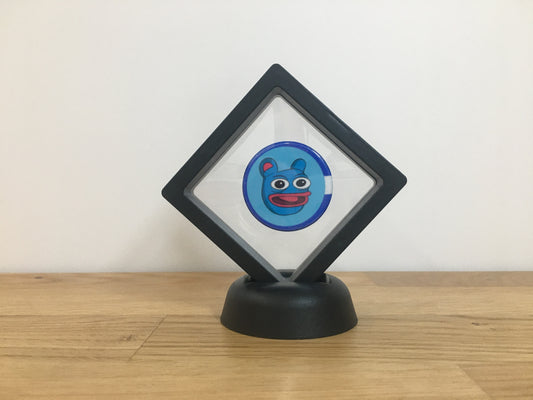 Expositor Brett 3D com Moeda – Peça Decorativa para Setup Cripto